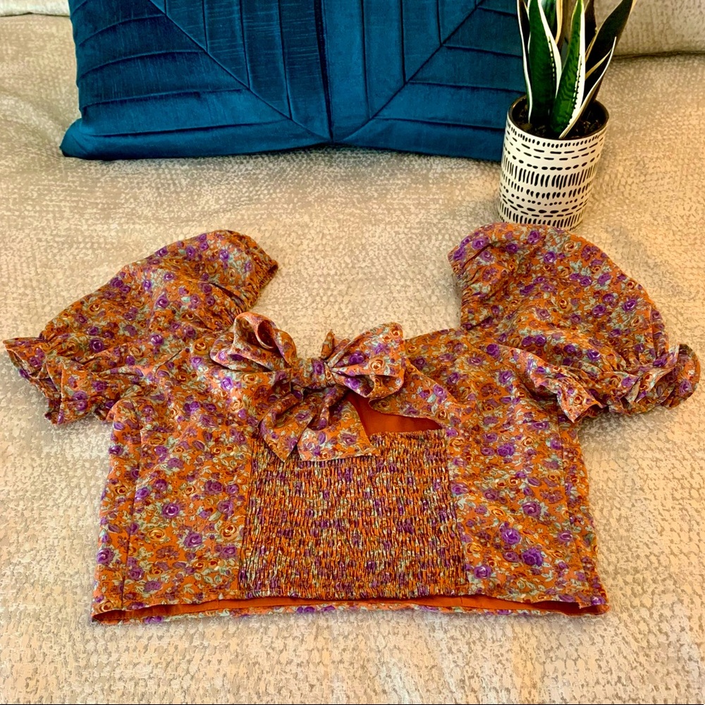 Floral crop shirt. Medium. Burnt orange with purple flowers.